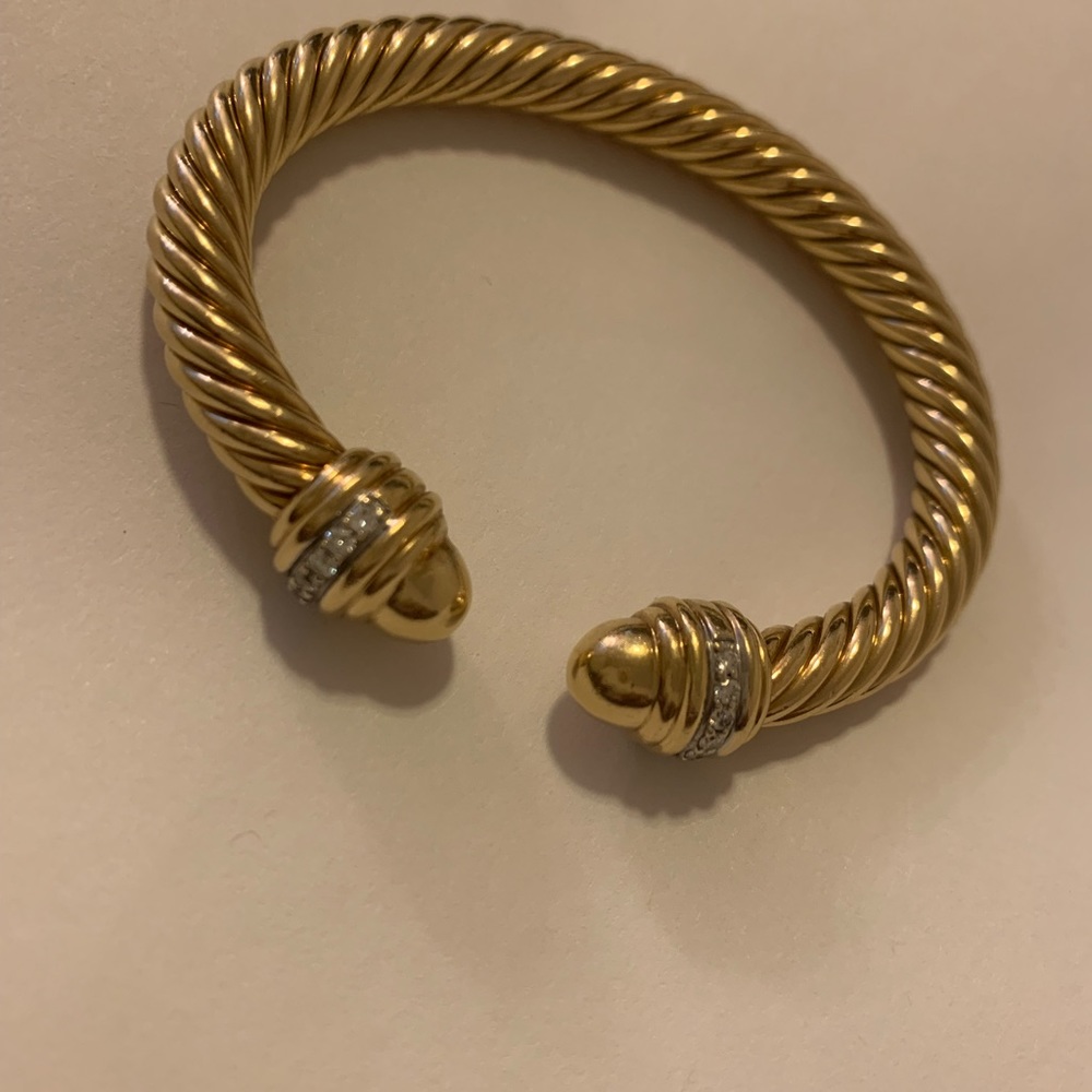 7mm Cable Bracelet in 18k Yellow Gold! Lightly used! In very good condition!